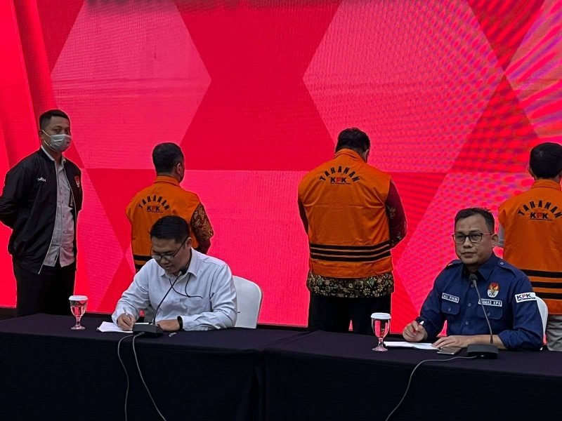 KPK Tahan Tiga Pejabat Pemkab Pemalang