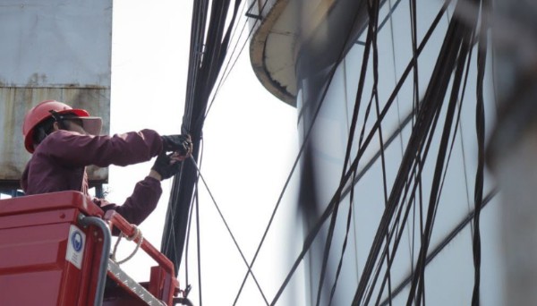 Kabel Menjuntai Makan Korban di Bandung