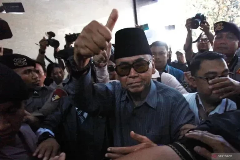 Panji Gumilang Ditahan