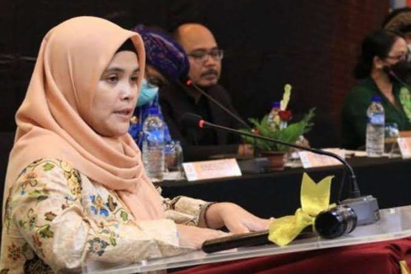 Komisioner Bawaslu RI, Lolly Suhenty.