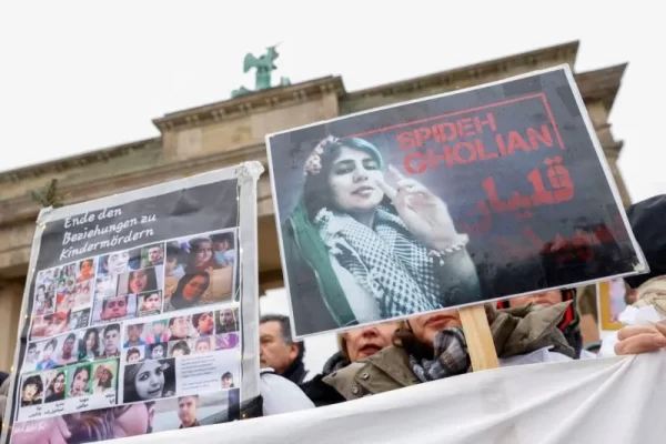 Remaja Putri Iran Tewas