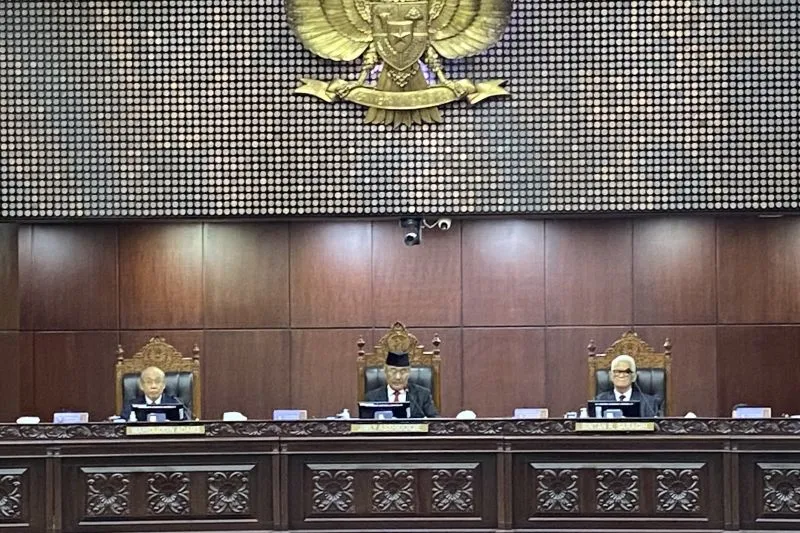 MKMK Berhentikan Anwar Usman