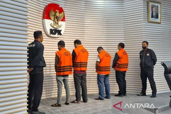 Bupati Labuhanbatu Erik Adtrada Ritonga