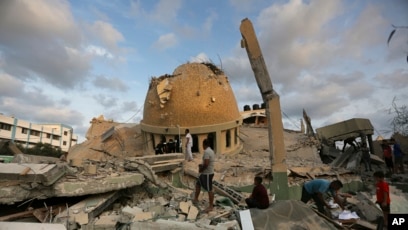 Israel Serang Masjid