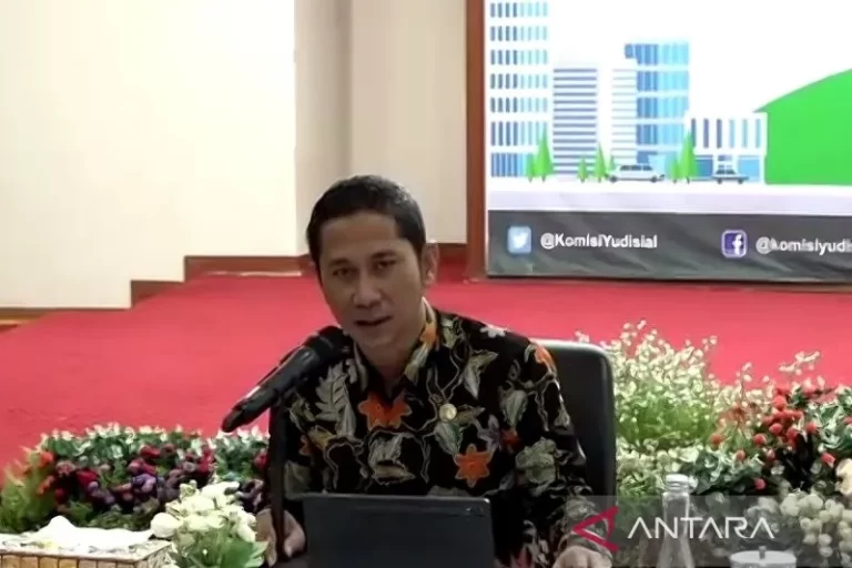 Komisi Yudisial RI Mukti Fajar Nur Dewata