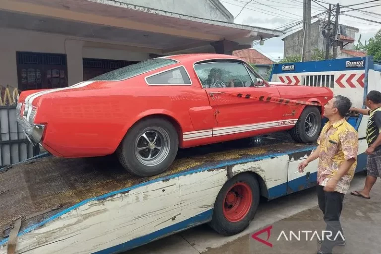 KPK Sita Mobil
