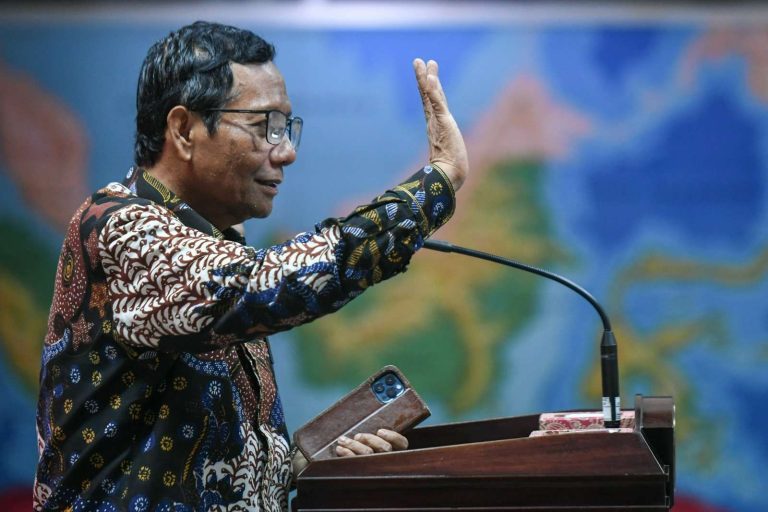 Mahfud Mundur