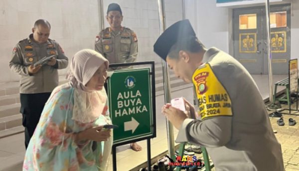 Ade Ary Syam Indradi