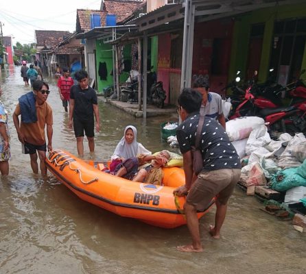 Evakuasi Korban Banjir Kudus
