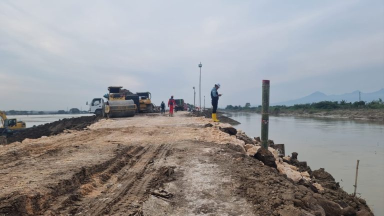 Jalan Banjir Demak
