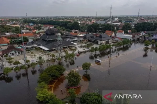 Alun-alun Demak Banjir