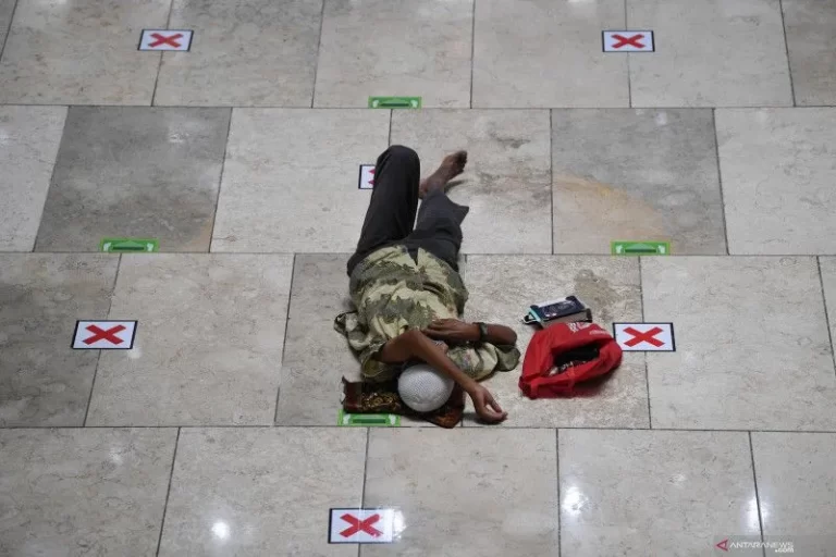 Tidur di Masjid