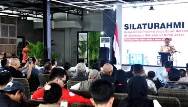 Ketua DPRD Jabar Taufik Hidayat