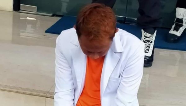 Dokter Gadungan