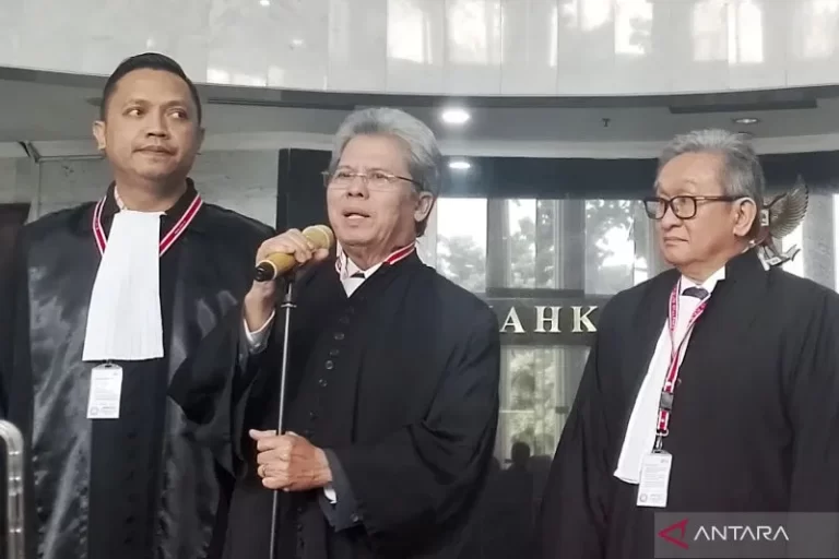 Todung Mulya Lubis