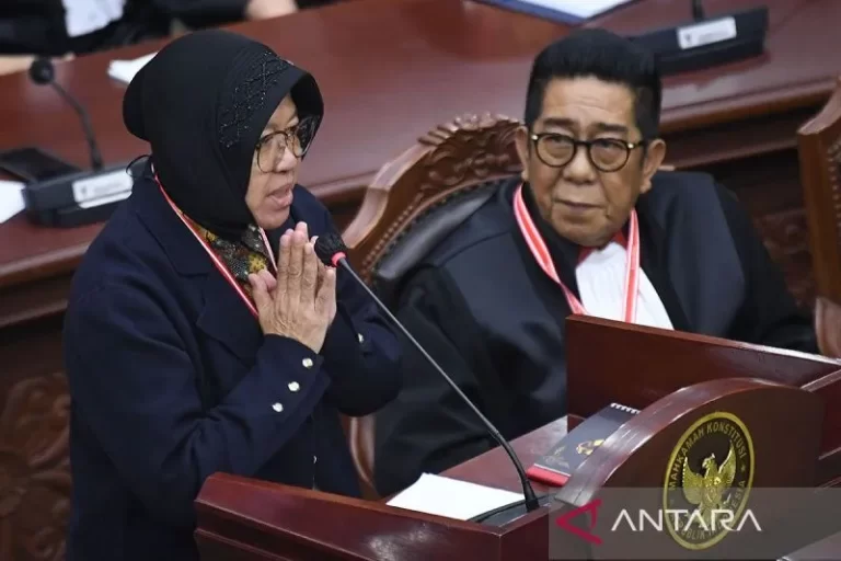MK Panggil Menteri Risma