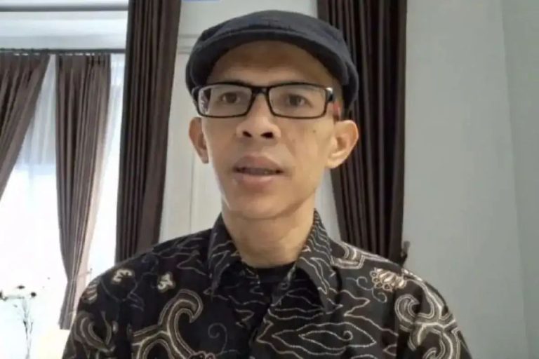 Ujang Komarudin