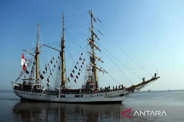 KRI Dewaruci