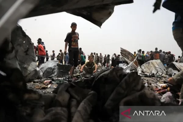 Warga Palestina ngungsi