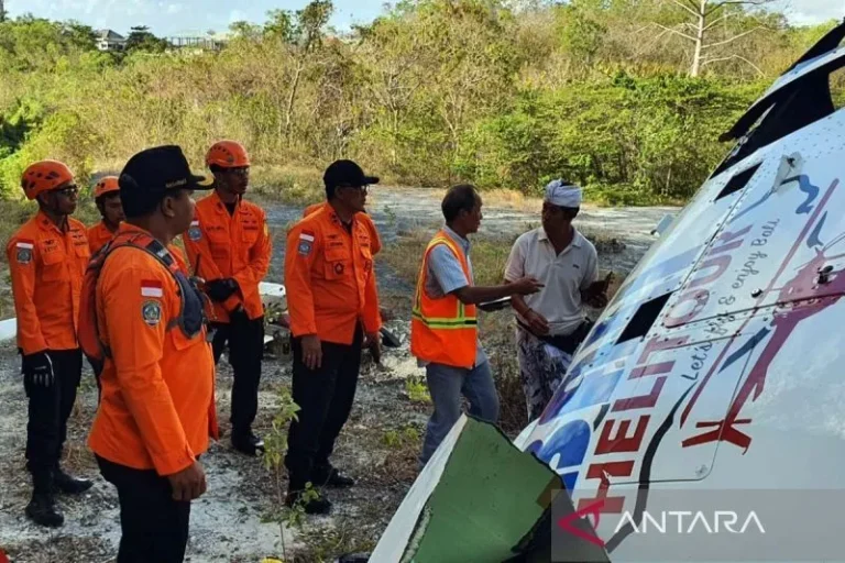 helikopter jatuh
