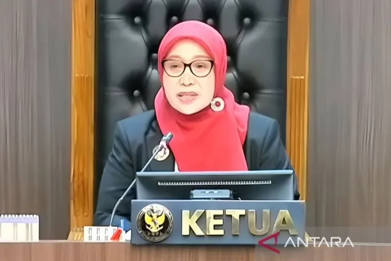 Ratna Dewi Pettalolo