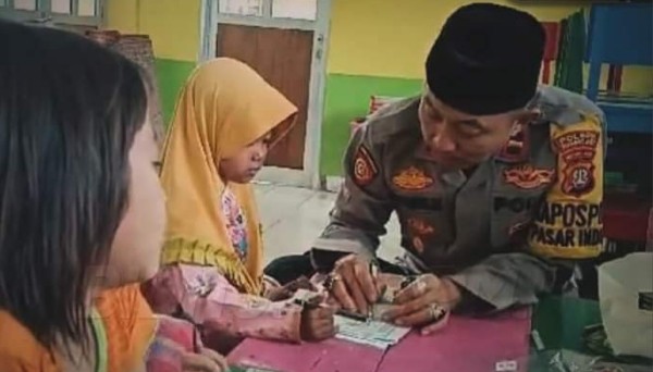 Polisi Ngajar Ngaji