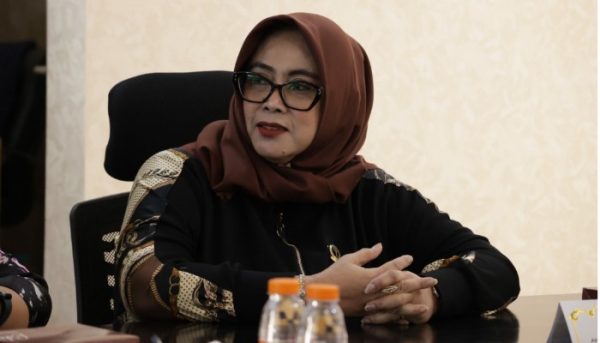 Tia Fitriani