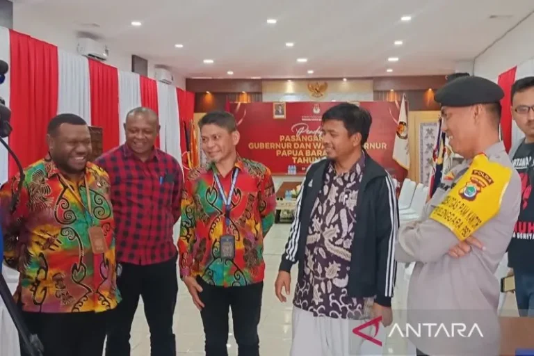 Idham Holik KPU