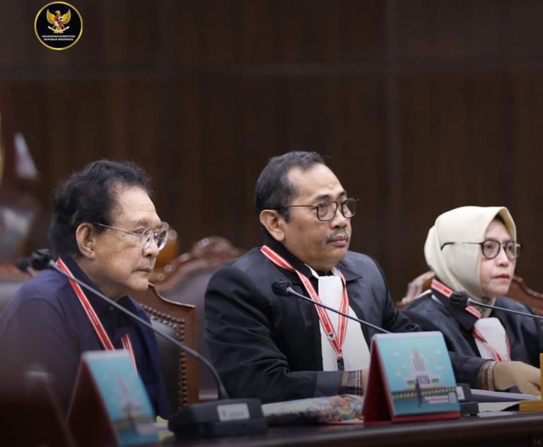 Profesor Begawan Kesatria