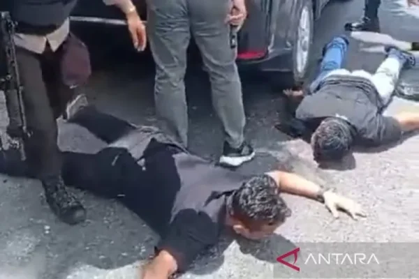 Polisi Selundupkan Sabu