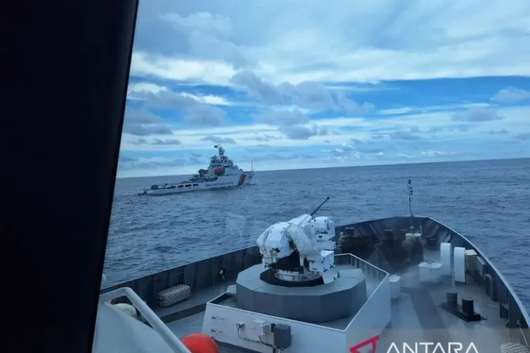 Bakamla Usir Kapal China