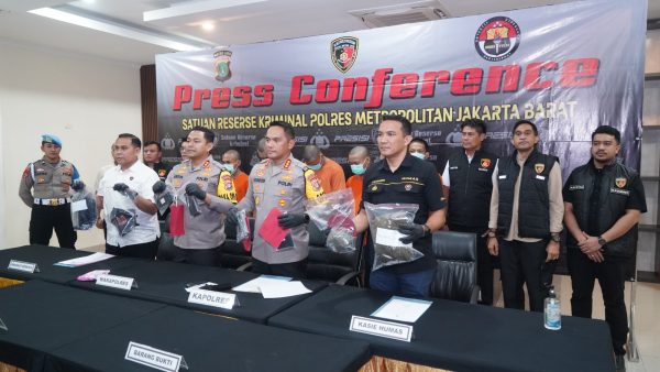 Kawanan Begal Bersenjata