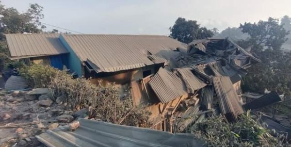Erupsi Gunung Laki Laki