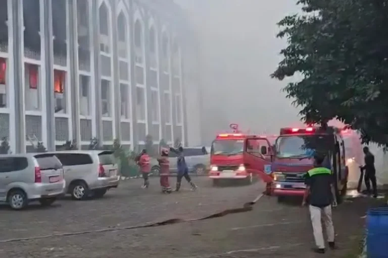 Gedung UIN Terbakar