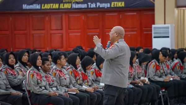 Chrysnanda Dwilaksana