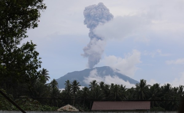 Letusan Gunung Ibu