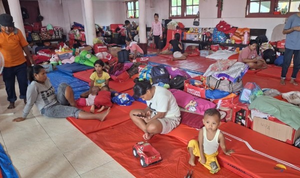 Pengungsi Gunung Ibu