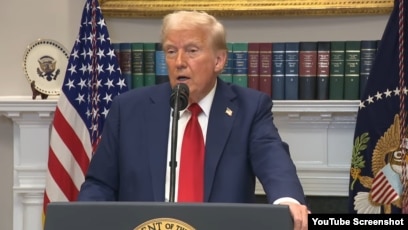 Presiden AS Donald Trump memberikan konferensi pers di Gedung Putih