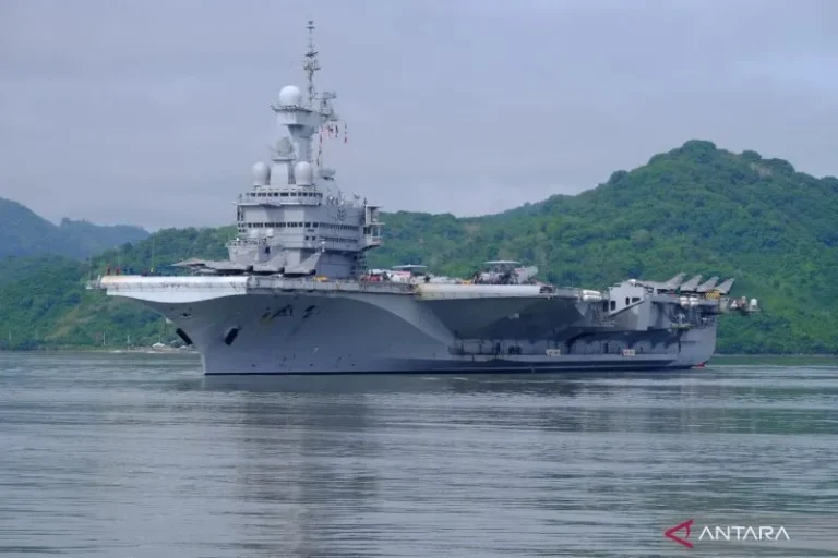 Kapal Induk Prancis