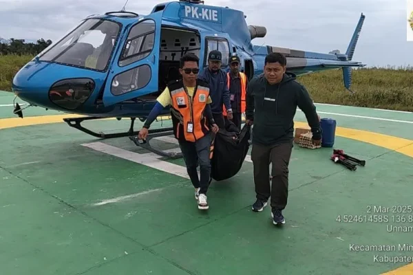 pendakian Puncak Cartenz Pyramid