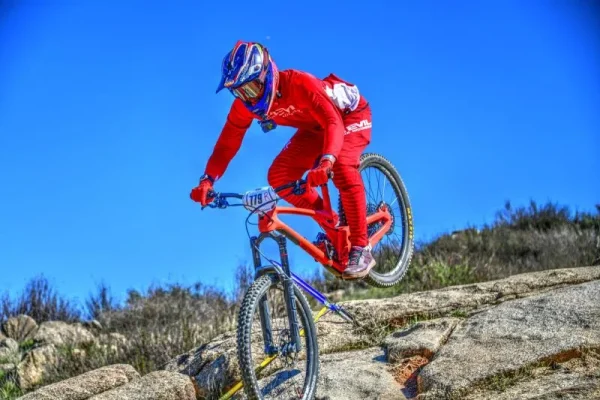 Feldani Effendy Juara Umum Kejuaraan Downhill di Amerika Serikat