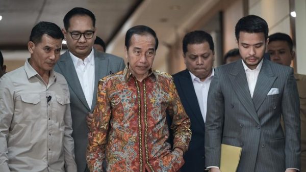 Jokowi Laporkan Roy Suryo