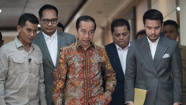 Jokowi Laporkan Roy Suryo