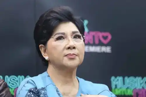 Titiek Puspa.