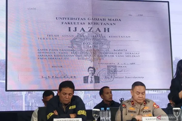 Foto Ijazah Asli Jokowi