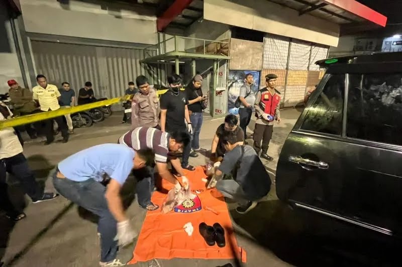 Sepasang kekasih tewas dalam mobil