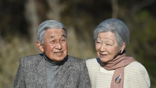 Kaisar Jepang Emeritus dan Permaisuri Emerita.