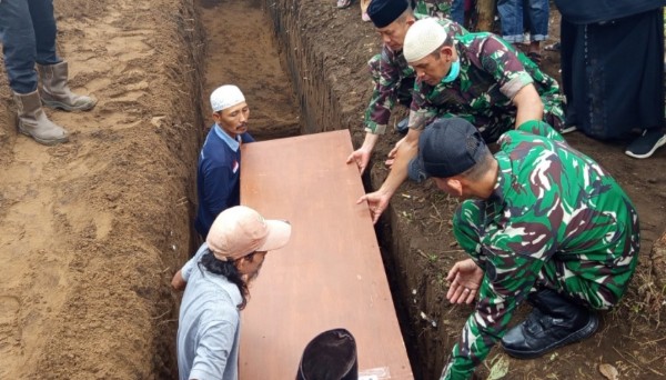 Pemakaman Korban Ledakan Amunisi TNI