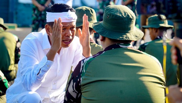 Gubernur Dedi Mulyadi