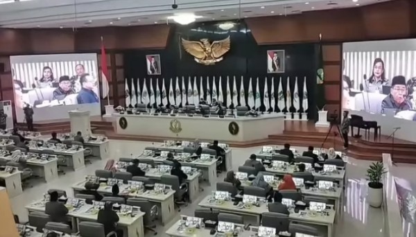 PDI Perjuangan Walk Out Sidang Paripurna DPRD Jabar
